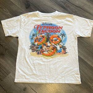 💚Disney world Typhoon Lagoon white kids t-shirt, Disney Parks Tee